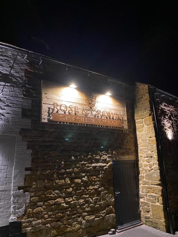فندق لايسترفي  The Rose And Crown المظهر الخارجي الصورة